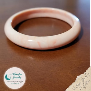 Vintage Peachy Pink Bangle Bracelet, Vintage Bangle, Vintage Jewelry, 1970s, 1980s, 1990s