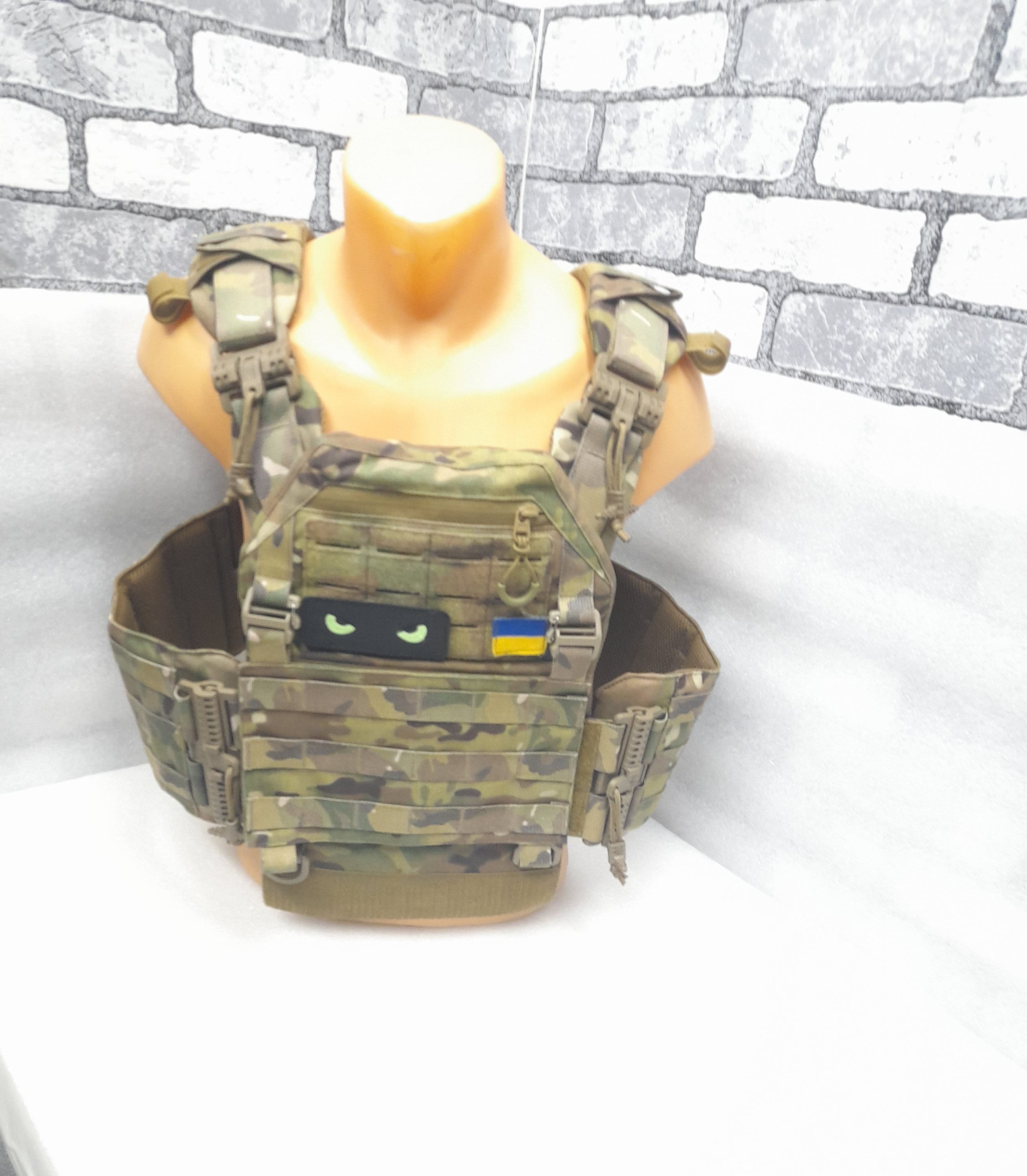 ウクライナ軍マルチカムプレートキャリア（プレートなし、クイック