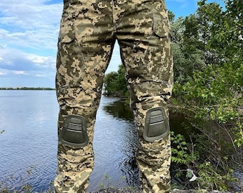 Ukrainian pixel tactical pants with knee pads. Pixel mm14 trousers of the Ukrainian army. Ukrainian military pants.