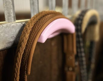 Trensenhalter / Halfterhalter mit Halterung für Hufkratzer magnetisch