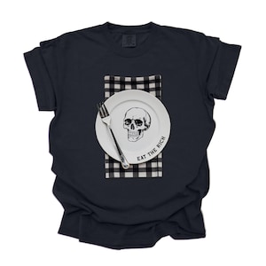 Eat the Rich Comfort Colors T-Shirt - Skull Dinner Plate Design - Bold Anti-Capitalism Shirt for Social Justice Warriors