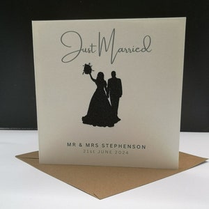 Carte PERSONNALISÉE POUR LE JOUR DE MARIAGE « Just Married » Félicitations pour les mariés le jour de votre mariage Le bouquet de mariage des nouveaux mariés