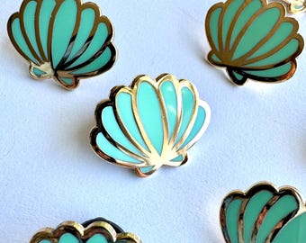 Turquoise Seashell Pin Lapel Brooch Enamel Badge Ocean Jewelry Beach Accessory Coastal Gift Summer Themed Nautical Shell Backpack Charm