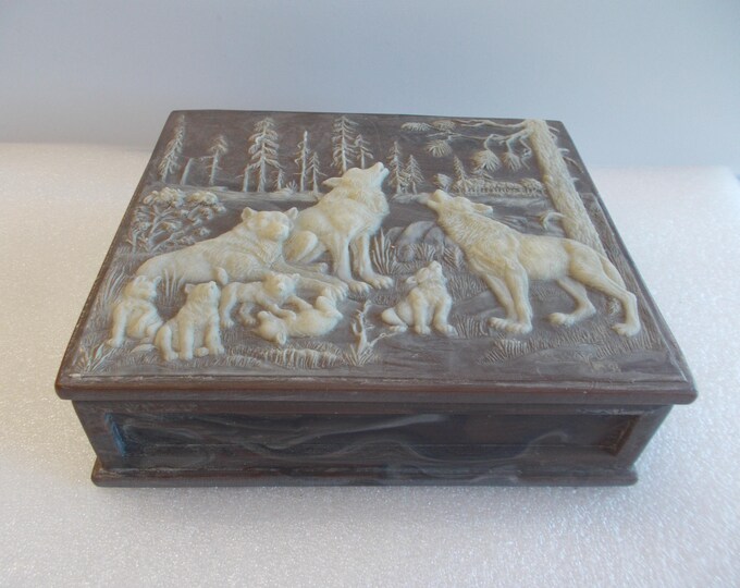 Genuine~incolay~box~casket~wolves~hunting~authentic~signed~7 3/4