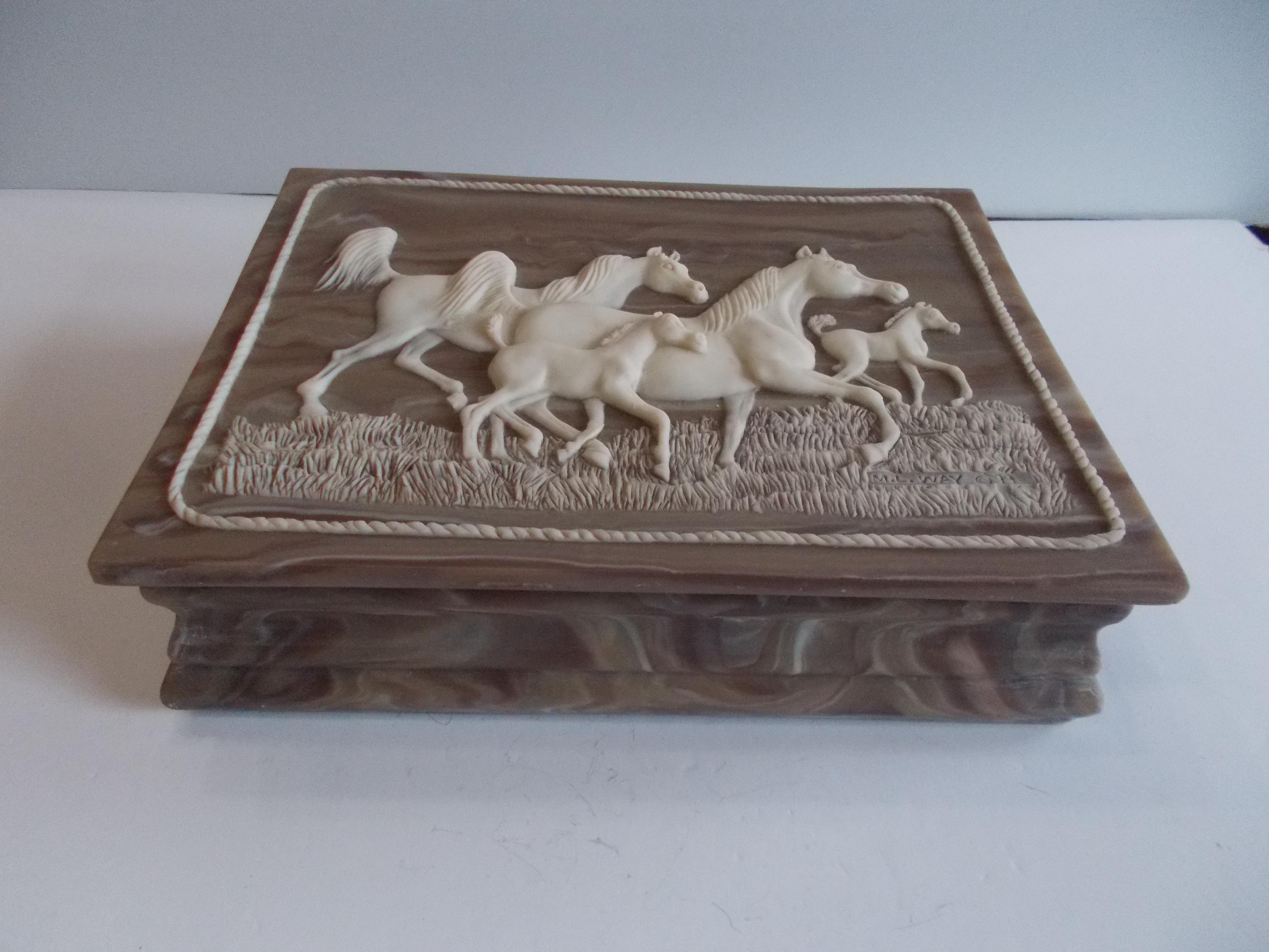 Incolay Stone 皿 ブドウモチーフ Incolay Stone 皿 ブドウモチーフ