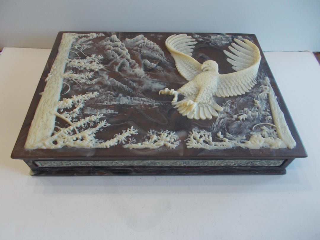 Large~incolay~box~beautiful~casket~eagle~box~hunting~signed~10