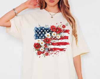 Camiseta con la bandera estadounidense floral, camiseta del 4 de julio, camiseta del Día de la Independencia, camiseta patriótica, camiseta con la bandera de EE. UU., regalo para ella, camiseta moderna de EE. UU.