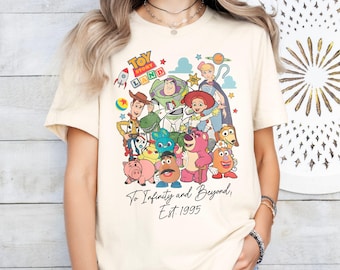 トイ・ストーリーランドTシャツ、ディズニー・ピクサーTシャツ、ディズニーランドお揃いTシャツ、ディズニー・ウッディ・ジェシー・バズ・ライトイヤーTシャツ、ユーヴ・ゴット・ア・フレンド・イン・ミーTシャツ