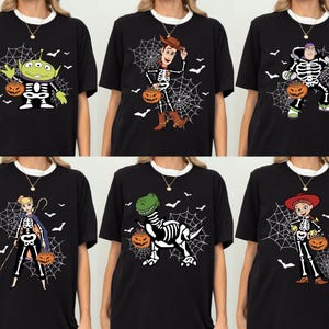 Toy Story Skelett Halloween Shirt, Disney Halloween Shirt, gruselige Staffel Disney Halloween Shirt, Woody Buzz Lightjahre Jessie Halloween Shirt, Halloween Familien Shirt