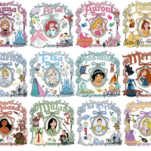 Pu&ograve; includere: Dodici illustrazioni incorniciate di principesse Disney. Ogni cornice presenta il nome della principessa, un ritratto e immagini correlate. Le cornici sono decorate con motivi floreali e nastri nei toni del rosa, blu, verde e oro.