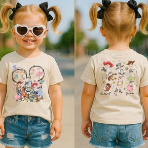 Op de afbeelding: Een rustiek houten bord met de tekst "Welcome to our home" in witte letters. Het bord heeft een verweerde afwerking en een eenvoudig, uitnodigend ontwerp, ideaal voor entree decoratie.