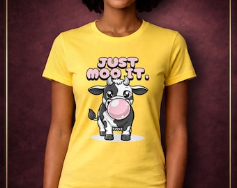 Cute Cow T-Shirt Just Moo It | Kawaii Cartoon Cow with Bubblegum | Funny Gift for Animal Lovers | Cute Aesthetic Shirt