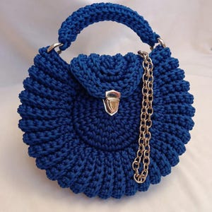 Tasche mit gehäkelten Schultergurt, Tasche für Frauen, Mädchentasche, Geschenk für Sie, Tasche in verschiedenen Formen und Farben, fertig und spe