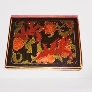 Prachtige vintage vierkante lakdoos uit Guangdong, China: een meesterwerk van traditioneel vakmanschap