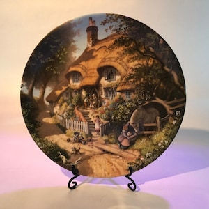 Coalport Fine Bone China Plate: Granny&#39;s Cottage Village Scene