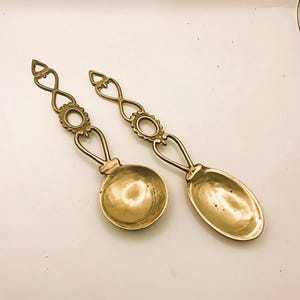 Vintage Brass Welsh Loving Spoons: Celtic Romantic Decor (18cm Pair)