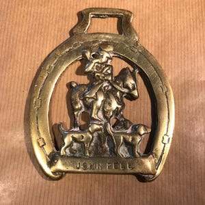The Legacy of the Huntsman: Vintage John Peel Horse Brass – A Tribute to English Heritage