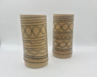 Seltenes Vintage Paar Timor Bambus Limettenpulver Behälter - Handgeschnitztes Betelnuss Zubehör