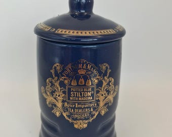The Blue and Gold One – Fortnum and Mason 100 Gramm Keramik-Stilton im Topf mit Madeira-Glas.