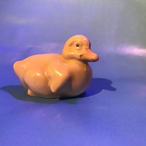 Discover the Delight of Danish Craftsmanship: Vintage Royal Copenhagen &#39;Yellow Duck&#39; Figurine, Number 1548