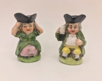 Ein charmantes Miniatur-Krug-Paar aus dem 19