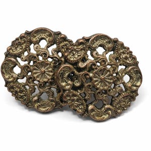 Timeless Elegance: A Pair of Vintage Brass Filigree Treasures with Exquisite Detail
