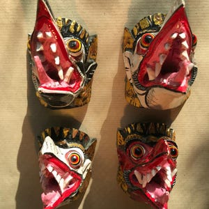 時代を超えた優雅さを放つバリの手作りガルーダマスクで、空間を彩りま