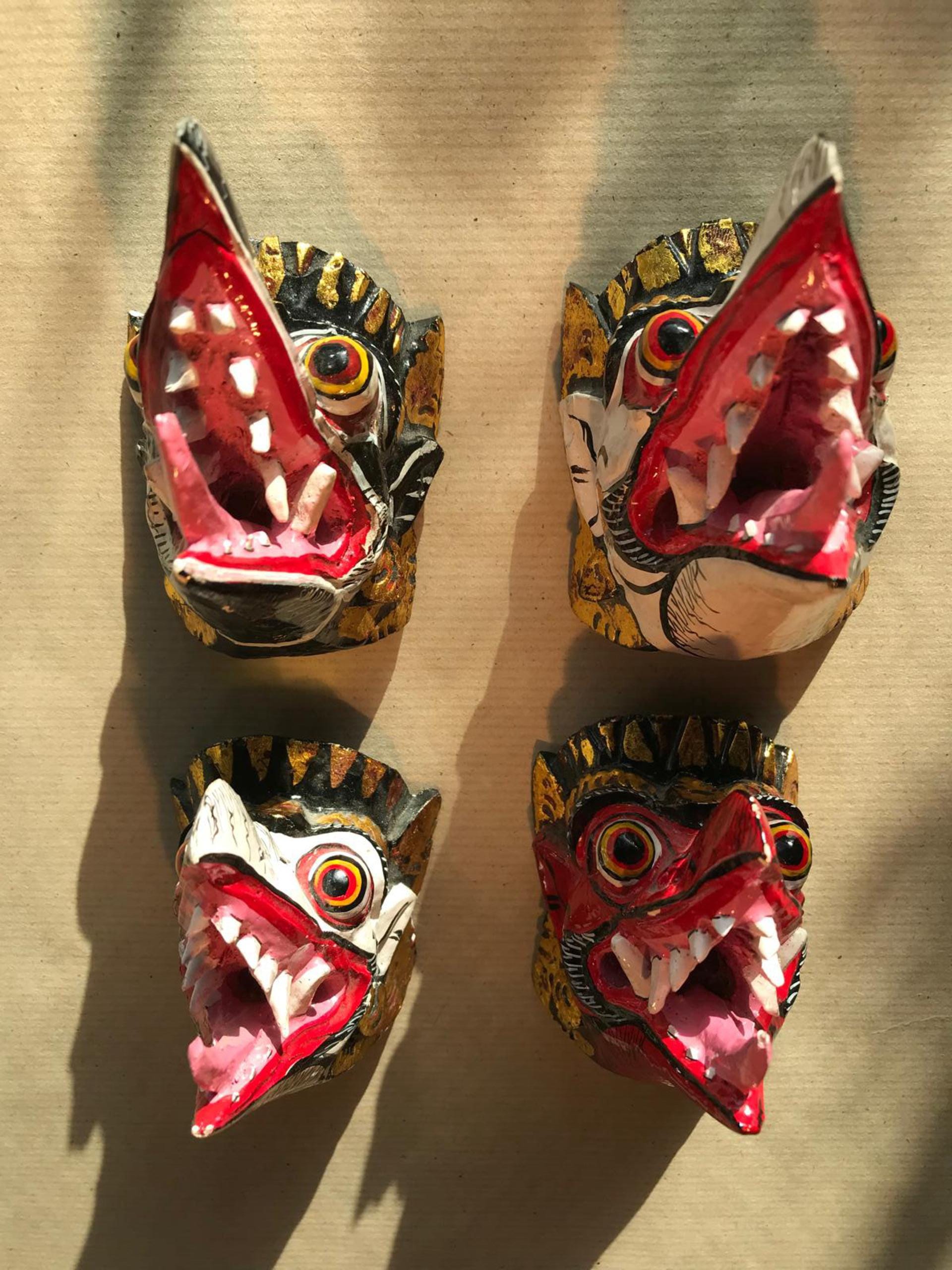 時代を超えた優雅さを放つバリの手作りガルーダマスクで、空間を彩りま