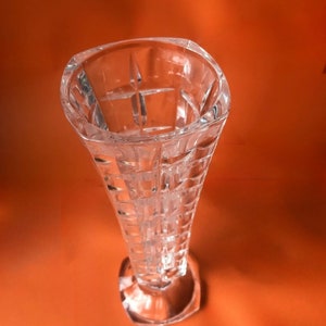 Vintage Cristal d&#39;Arques Lead Crystal Vase: Faceted Geometric Design