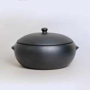 Cocotte en Argile Noire 4 L – Faite à la Main au Portugal – Marmite en Céramique Traditionnelle Non Émaillée