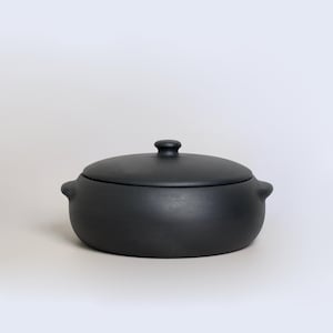 2L Cocotte en Argile Noire – Faite à la Main au Portugal – Marmite en Céramique Traditionnelle Non Émaillée