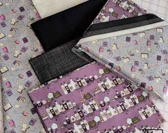 Paquete de 3 yardas de tela de algodón con libros de hechizos y pociones de Halloween en color púrpura con telas a juego en negro, gris y crema.