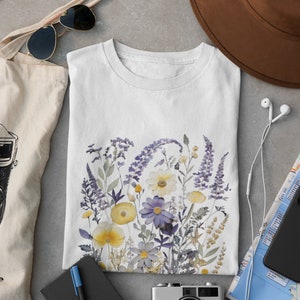 Vintage T-shirt met geperste bloemen, boho cottagecore-trui met ronde hals, pastelkleurige botanische bloementrui, oversized T-shirt met wilde bloemen Fairycore