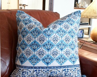 Fundas de cojín decorativas con estampado de bloques en gris y azul (juego de 2) - 56 cm (22 pulgadas)