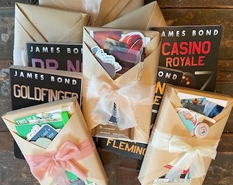 Cita a ciegas de 007 con los libros de James Bond: set de regalo de misterio y suspense