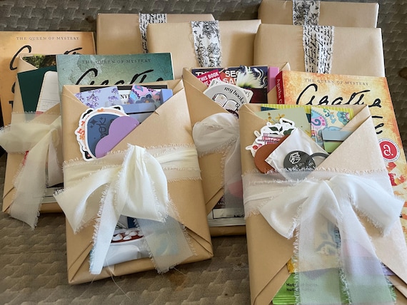 Agatha Christie Blind Date: Mystery Book Gift Set