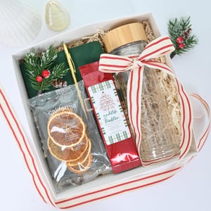 Cozy Gift Box for Her – Pink Blanket, Mug, Candle & Spa Items | Birthday Care Package, Thinking of You Gift, Relaxation Gift Set Green Gift
