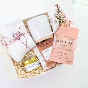 Cozy Self-Care Gift Box: Ceramic Mug, Earl Grey Tea, Plush Socks & Dried Flowers
