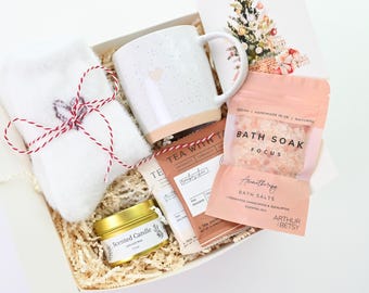 Personalized Cozy Gift Box for Her – Self Care Spa Set with Candle, Tea & Socks, Christmas gift for her