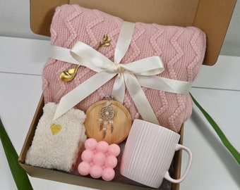 Holiday gift box, Christmas gift, Winter gift, Gift box for women Best Friend gift idea, Gift box for women, Care package for her, Warm gift