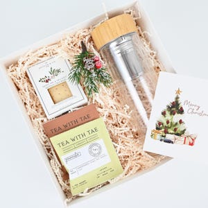 Cozy Gift Box for Her – Pink Blanket, Mug, Candle & Spa Items | Birthday Care Package, Thinking of You Gift, Relaxation Gift Set Tea Gift