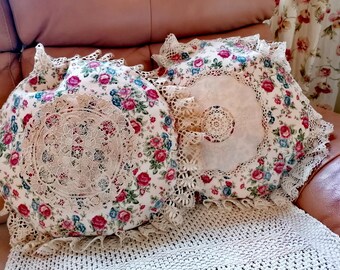 High-quality round decorative pillows/cushion covers rose design with antique lace 40 or 45 Ø