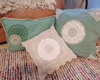 Set of 3 country house decorative cushions, cushion covers green/beige with crocheted cotton lace 40x40/50x50/40x60
