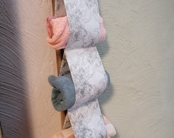 Toilet paper holder, toilet paper holder towel holder for 3 rolls