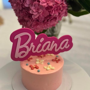 Topper de pastel personalizado, topper de pastel personalizado, pastel de cumpleaños, celebración, barbie, topper de pastel para niños, fiesta de cumpleaños de niños, fiesta de barbie