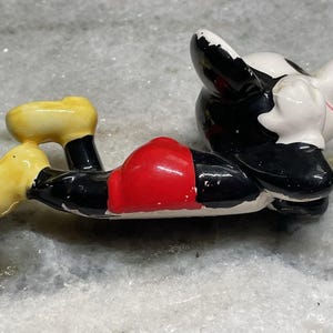 Vintage 1970s Ceramic Walt Disney Mickey Mouse Lying Down Figurine image 4