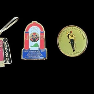 Vier Vintage Freimaurer Shriner Masonic Revers Pins Schlüsselanhänger