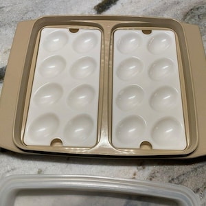 Vintage Tupperware Deviled Egg Keeper Carrier Tray Complete Inserts Tight Lid