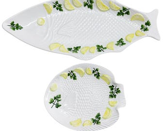 Vintage Bassano Italien Majolika Fisch-Servierplatten Set mit zwei weißen Meeresfrüchteplatten 3D Zitronentisch Küstenplatte