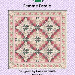 Peut inclure: Un modèle de courtepointe appelé "Femme Fatale" conçu par Laureen Smith. La courtepointe mesure 78 pouces sur 78 pouces et présente un motif floral rose, rouge et vert avec un motif d'étoile.